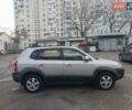 Серый Хендай Туксон, объемом двигателя 2 л и пробегом 168 тыс. км за 7000 $, фото 9 на Automoto.ua