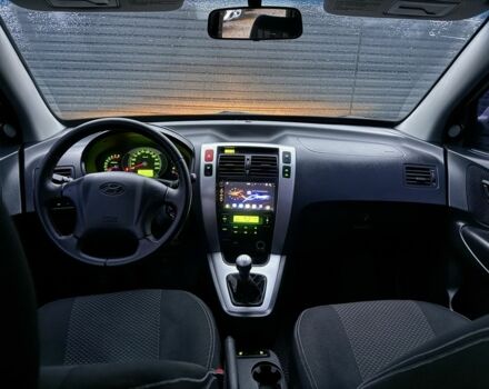 Серый Хендай Туксон, объемом двигателя 2 л и пробегом 305 тыс. км за 7200 $, фото 13 на Automoto.ua