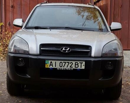 Сірий Хендай Туксон, об'ємом двигуна 2 л та пробігом 182 тис. км за 8800 $, фото 12 на Automoto.ua