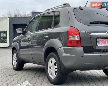 Серый Хендай Туксон, объемом двигателя 2 л и пробегом 182 тыс. км за 7600 $, фото 14 на Automoto.ua