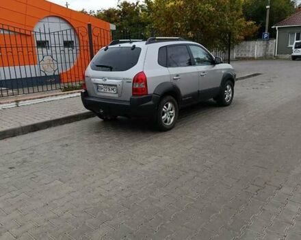 Сірий Хендай Туксон, об'ємом двигуна 2 л та пробігом 335 тис. км за 7200 $, фото 5 на Automoto.ua