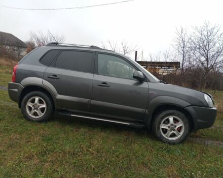 Сірий Хендай Туксон, об'ємом двигуна 2 л та пробігом 267 тис. км за 8300 $, фото 2 на Automoto.ua