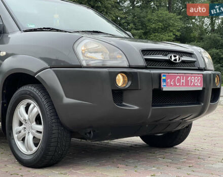 Хендай Туксон 2007 в Калуше на Automoto.ua Серый Хендай Туксон, объемом двигателя 2 л и пробегом 182 тыс. км за 7600 $, фото 24 на Automoto.ua