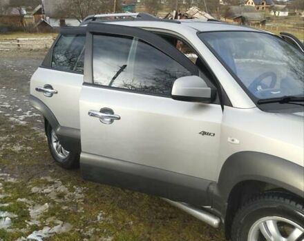 Сірий Хендай Туксон, об'ємом двигуна 1.98 л та пробігом 169 тис. км за 10500 $, фото 9 на Automoto.ua