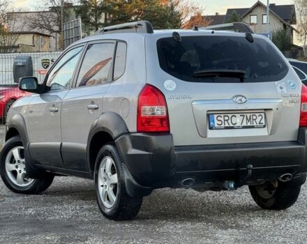 Сірий Хендай Туксон, об'ємом двигуна 2 л та пробігом 233 тис. км за 2350 $, фото 3 на Automoto.ua