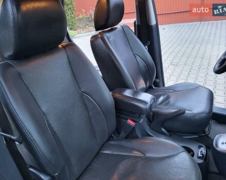 Серый Хендай Туксон, объемом двигателя 2 л и пробегом 240 тыс. км за 8300 $, фото 108 на Automoto.ua