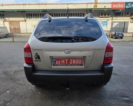 Хендай Туксон 2007 в Луцке на Automoto.ua Серый Хендай Туксон, объемом двигателя 1.98 л и пробегом 120 тыс. км за 7799 $, фото 11 на Automoto.ua