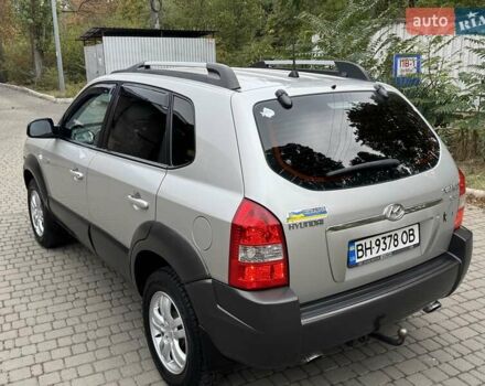 Сірий Хендай Туксон, об'ємом двигуна 1.99 л та пробігом 208 тис. км за 8400 $, фото 23 на Automoto.ua