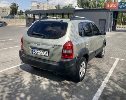 Сірий Хендай Туксон, об'ємом двигуна 1.98 л та пробігом 137 тис. км за 7700 $, фото 6 на Automoto.ua