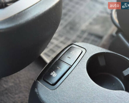 Серый Хендай Туксон, объемом двигателя 1.98 л и пробегом 167 тыс. км за 7300 $, фото 18 на Automoto.ua
