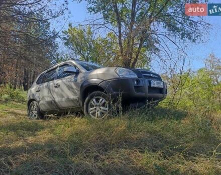 Сірий Хендай Туксон, об'ємом двигуна 1.98 л та пробігом 160 тис. км за 7700 $, фото 9 на Automoto.ua