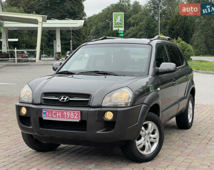 Хендай Туксон 2007 в Калуше на Automoto.ua Серый Хендай Туксон, объемом двигателя 2 л и пробегом 182 тыс. км за 7600 $, фото 1 на Automoto.ua