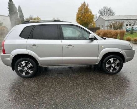 Серый Хендай Туксон, объемом двигателя 0 л и пробегом 191 тыс. км за 3308 $, фото 2 на Automoto.ua