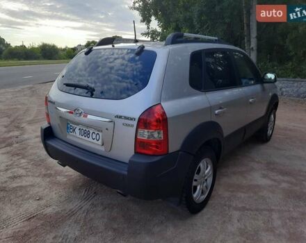 Хендай Туксон 2007 в Житомире на Automoto.ua Серый Хендай Туксон, объемом двигателя 2 л и пробегом 240 тыс. км за 7499 $, фото 7 на Automoto.ua