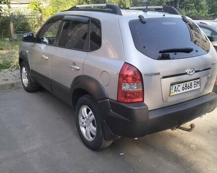 Сірий Хендай Туксон, об'ємом двигуна 1.98 л та пробігом 305 тис. км за 8700 $, фото 1 на Automoto.ua