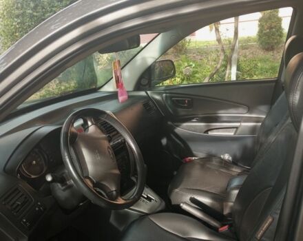 Хендай Туксон 2007 в Мукачеве на Automoto.ua Серый Хендай Туксон, объемом двигателя 2 л и пробегом 280 тыс. км за 8499 $, фото 3 на Automoto.ua