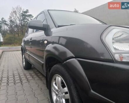 Сірий Хендай Туксон, об'ємом двигуна 2 л та пробігом 190 тис. км за 8600 $, фото 39 на Automoto.ua