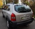 Сірий Хендай Туксон, об'ємом двигуна 2 л та пробігом 182 тис. км за 8800 $, фото 3 на Automoto.ua