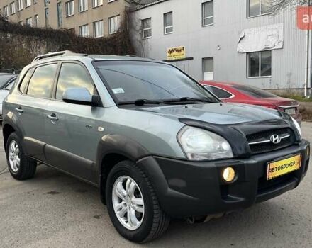 Сірий Хендай Туксон, об'ємом двигуна 1.98 л та пробігом 281 тис. км за 7200 $, фото 1 на Automoto.ua