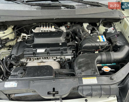 Сірий Хендай Туксон, об'ємом двигуна 2 л та пробігом 257 тис. км за 6550 $, фото 23 на Automoto.ua