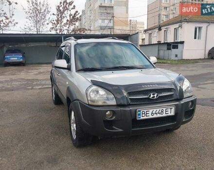 Серый Хендай Туксон, объемом двигателя 2 л и пробегом 168 тыс. км за 7000 $, фото 12 на Automoto.ua