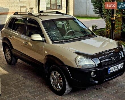 Сірий Хендай Туксон, об'ємом двигуна 2 л та пробігом 198 тис. км за 8250 $, фото 2 на Automoto.ua