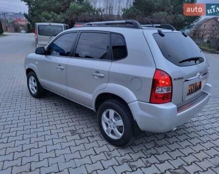 Серый Хендай Туксон, объемом двигателя 2 л и пробегом 240 тыс. км за 8300 $, фото 8 на Automoto.ua