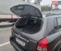 Сірий Хендай Туксон, об'ємом двигуна 2 л та пробігом 190 тис. км за 8600 $, фото 69 на Automoto.ua