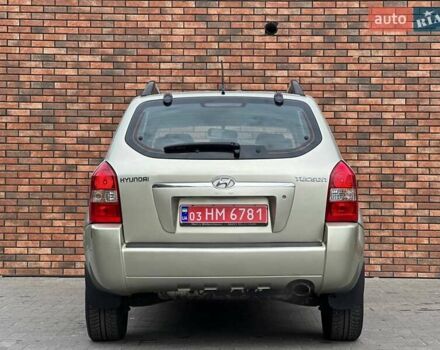 Серый Хендай Туксон, объемом двигателя 2 л и пробегом 271 тыс. км за 7400 $, фото 16 на Automoto.ua