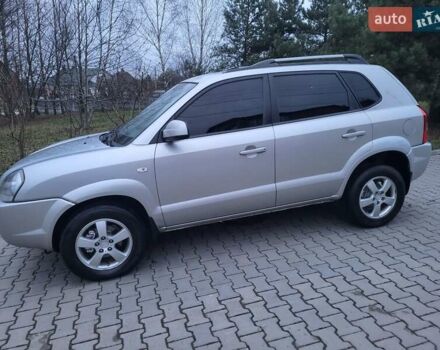 Серый Хендай Туксон, объемом двигателя 2 л и пробегом 240 тыс. км за 8300 $, фото 50 на Automoto.ua