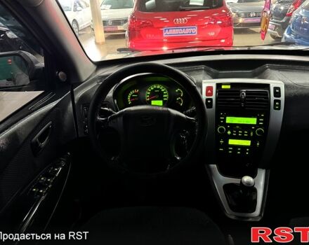 Серый Хендай Туксон, объемом двигателя 20 л и пробегом 196 тыс. км за 7900 $, фото 11 на Automoto.ua