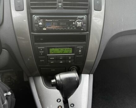 Серый Хендай Туксон, объемом двигателя 2 л и пробегом 175 тыс. км за 3400 $, фото 19 на Automoto.ua