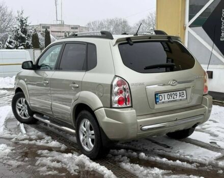 Серый Хендай Туксон, объемом двигателя 2 л и пробегом 257 тыс. км за 6500 $, фото 1 на Automoto.ua