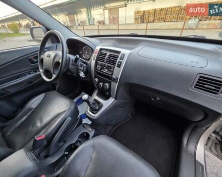 Хендай Туксон 2007 в Луцке на Automoto.ua Серый Хендай Туксон, объемом двигателя 1.98 л и пробегом 120 тыс. км за 7799 $, фото 31 на Automoto.ua