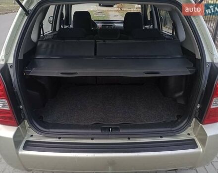 Сірий Хендай Туксон, об'ємом двигуна 1.98 л та пробігом 225 тис. км за 6999 $, фото 16 на Automoto.ua