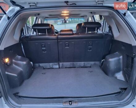 Серый Хендай Туксон, объемом двигателя 2 л и пробегом 240 тыс. км за 8300 $, фото 121 на Automoto.ua