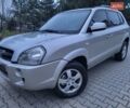 Серый Хендай Туксон, объемом двигателя 2 л и пробегом 240 тыс. км за 8300 $, фото 2 на Automoto.ua