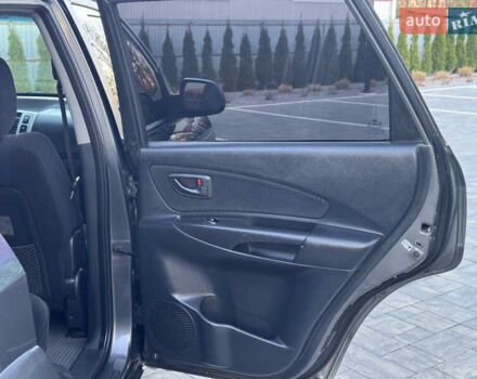 Серый Хендай Туксон, объемом двигателя 1.99 л и пробегом 315 тыс. км за 7300 $, фото 23 на Automoto.ua