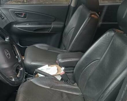 Сірий Хендай Туксон, об'ємом двигуна 1.98 л та пробігом 122 тис. км за 8300 $, фото 6 на Automoto.ua