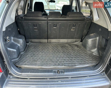 Серый Хендай Туксон, объемом двигателя 1.98 л и пробегом 269 тыс. км за 7500 $, фото 23 на Automoto.ua