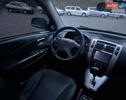 Хендай Туксон 2007 у Хмельницькому на Automoto.ua Сірий Хендай Туксон, об'ємом двигуна 1.98 л та пробігом 216 тис. км за 7900 $, фото 44 на Automoto.ua