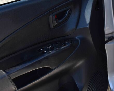 Хендай Туксон 2007 в Кривом Роге на Automoto.ua Серый Хендай Туксон, объемом двигателя 2 л и пробегом 335 тыс. км за 7950 $, фото 8 на Automoto.ua