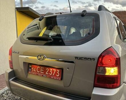 Хендай Туксон 2007 в Бережанах на Automoto.ua Серый Хендай Туксон, объемом двигателя 2 л и пробегом 172 тыс. км за 7400 $, фото 13 на Automoto.ua