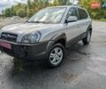 Серый Хендай Туксон, объемом двигателя 1.98 л и пробегом 193 тыс. км за 7700 $, фото 1 на Automoto.ua