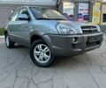 Серый Хендай Туксон, объемом двигателя 2 л и пробегом 110 тыс. км за 11900 $, фото 2 на Automoto.ua