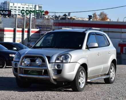 Хендай Туксон 2007 в Кривом Роге на Automoto.ua Серый Хендай Туксон, объемом двигателя 2 л и пробегом 335 тыс. км за 7950 $, фото 4 на Automoto.ua
