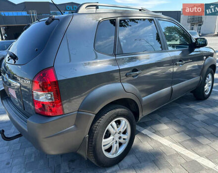 Сірий Хендай Туксон, об'ємом двигуна 1.98 л та пробігом 169 тис. км за 7300 $, фото 8 на Automoto.ua