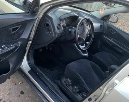 Серый Хендай Туксон, объемом двигателя 2 л и пробегом 345 тыс. км за 6700 $, фото 11 на Automoto.ua