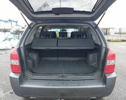 Серый Хендай Туксон, объемом двигателя 2 л и пробегом 245 тыс. км за 4112 $, фото 10 на Automoto.ua