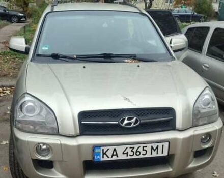 Серый Хендай Туксон, объемом двигателя 1.98 л и пробегом 169 тыс. км за 7500 $, фото 5 на Automoto.ua